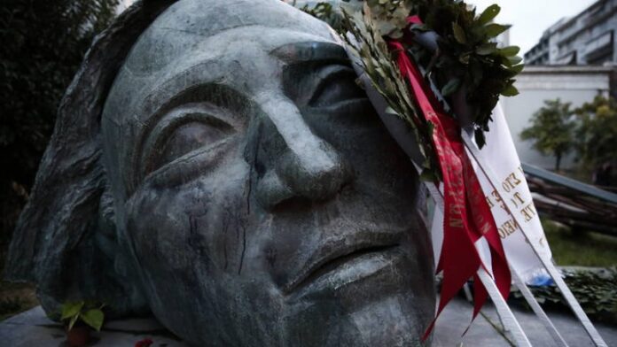 Κυβέρνηση vs KKE – Ιδεοπολιτική μάχη με «φόντο» την επέτειο του Πολυτεχνείου