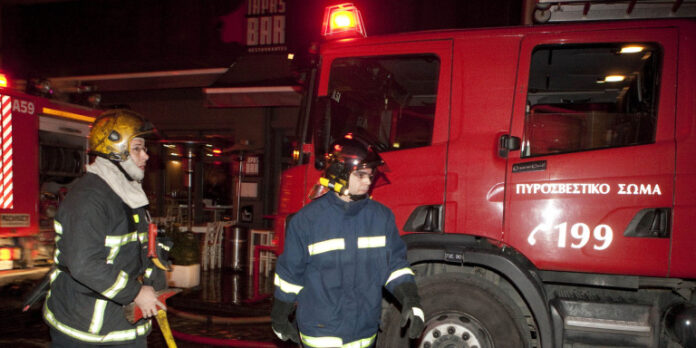 Φωτιά σε σπίτι στο Τυχερό Εβρου -Απεγκλωβίστηκε άτομο χωρίς τις αισθήσεις του