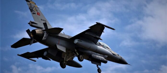 Διχοτομεί de facto το Αιγαίο η Άγκυρα: «Απαγορεύει» τις ελληνικές δυνάμεις να αναπτυχθούν ανατολικά του 25ου Μεσημβρινού