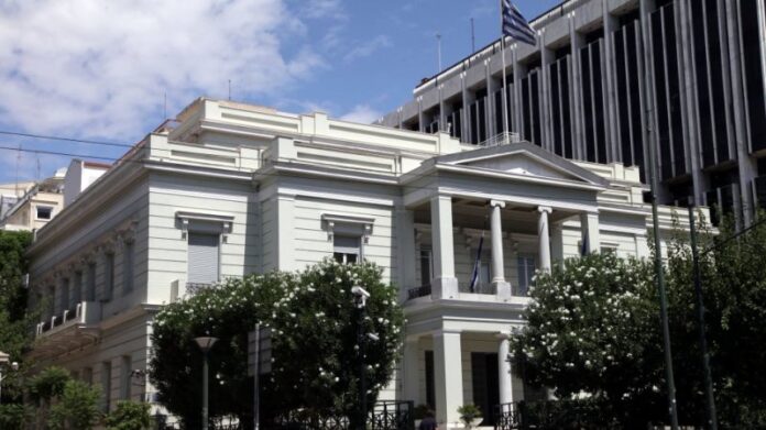 Το υπουργείο Εξωτερικών πλήττεται από τον κορονοϊό