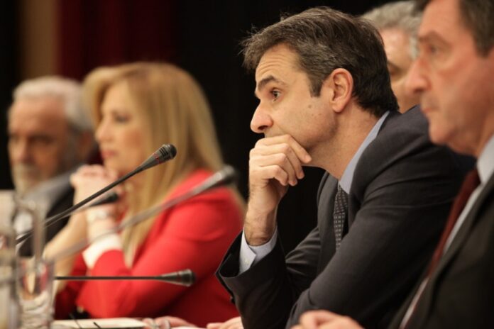 Απασφάλισε η Φώφη και καταγγέλλει τον Μητσοτάκη για διαπλοκή!