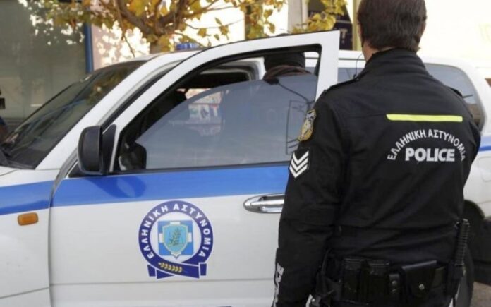 ΕΛΑΣ: Συνελήφθη αλλοδαπή κατηγορούμενη για κλοπές και πλαστογραφία