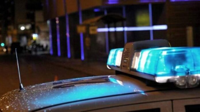 Άγνωστοι έριξαν γκαζάκια στο σπίτι του ιδιοκτήτη των Ναυπηγείων Χαλκίδας στο Παγκράτι