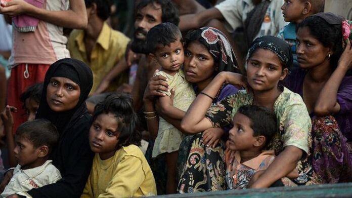 Πρόσφυγες Ροχίνγκια μεταφέρθηκαν σε ένα απομακρυσμένο και «επικίνδυνο» νησί