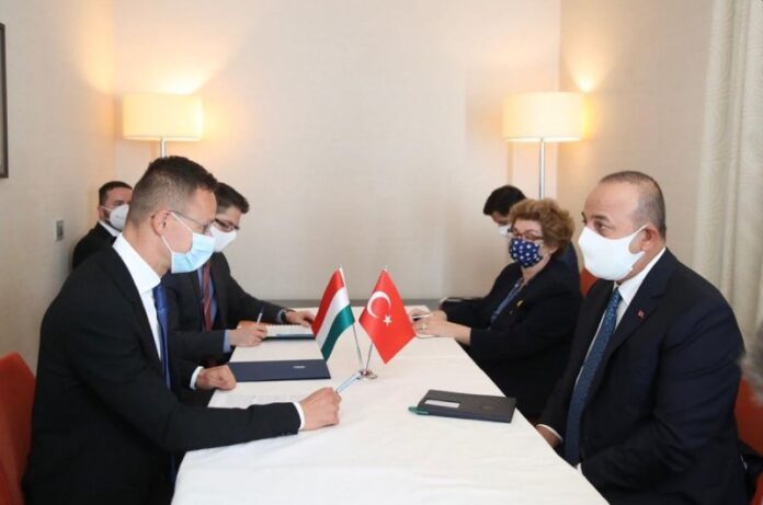 Κοινό «μέτωπο» Τουρκίας – Ουγγαρίας για τα ελληνο-τουρκικά ενόψει της Συνόδου Κορυφής της ΕΕ;