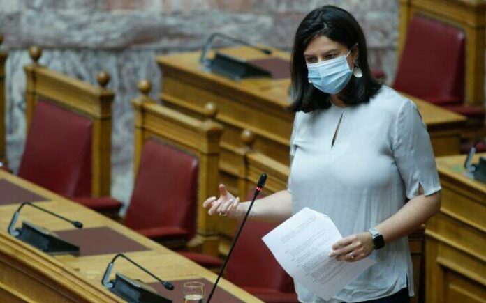 Παραπομπή της Κεραμέως στην επιτροπή κοινοβουλευτικής δεοντολογίας ζητά ο ΣΥΡΙΖΑ