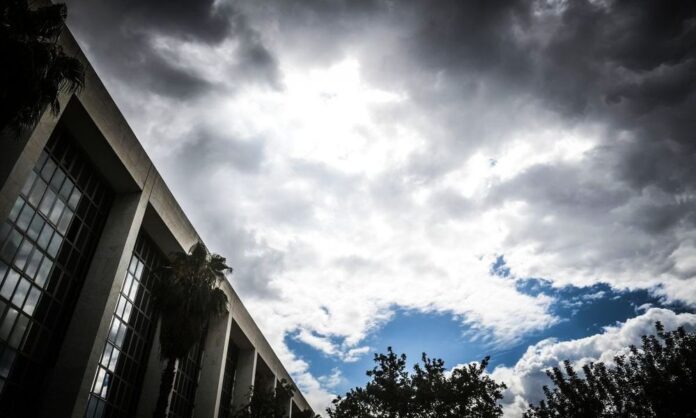 Ο Άρειος Πάγος αποφασίζει για την αντισυνταγματικότητα του νόμου Μητσοτάκη για αμνήστευση των τραπεζιτών