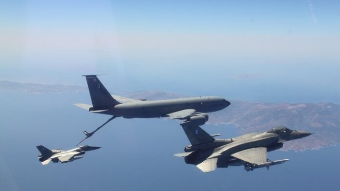 “Bόμβα”: Μετά τα 18 Rafale, τέσσερις φρεγάτες και δύο πλοία… δώρο από την Γαλλία