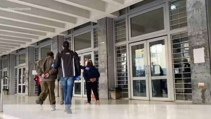 Δολοφονία στη Θεσσαλονίκη: Προκλητική η γιαγιά των ανηλίκων – “Άφαντος” παραμένει ο 14χρονος