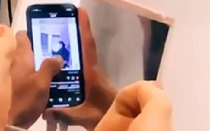 Η απίθανη πατέντα μιας 19χρονης για να… ελέγχει τον φίλο της-(VIDEO)