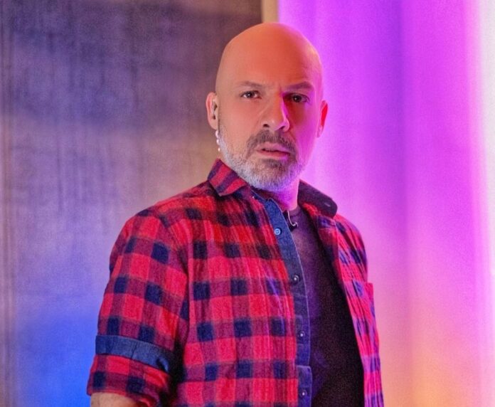 Αστυνομικοί εναντίον Μουτσινά για ανάρτηση-καταγγελία