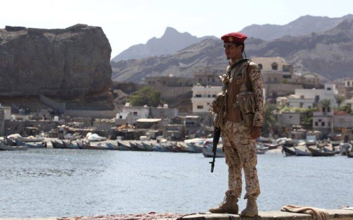 Ισχυρή έκρηξη και πυροβολισμοί στο αεροδρόμιο του Άντεν στην Υεμένη