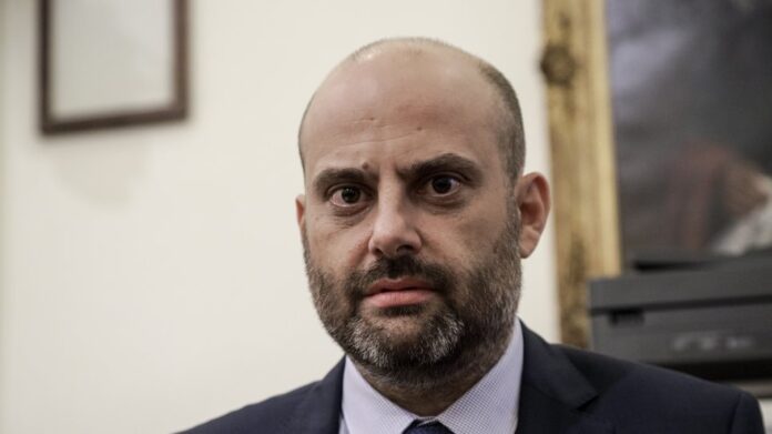 Μπίνης (ΘΕΜΑ 104,6): Προσοχή στις απάτες όταν έρθει το εμβόλιο