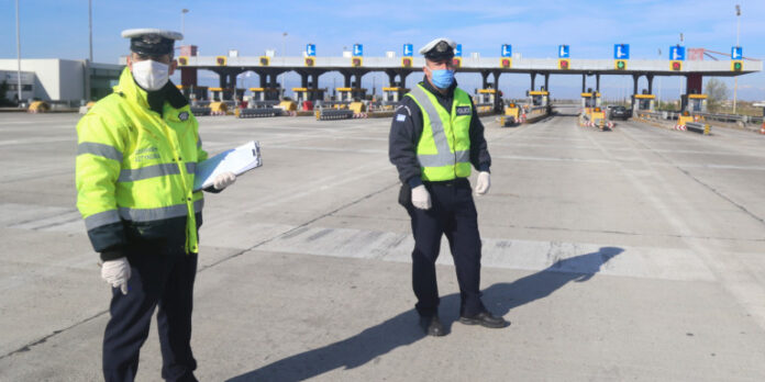 Χριστούγεννα: Μπλόκο στις μετακινήσεις από νομό σε νομό -Τι θα ισχύσει για τις γιορτές