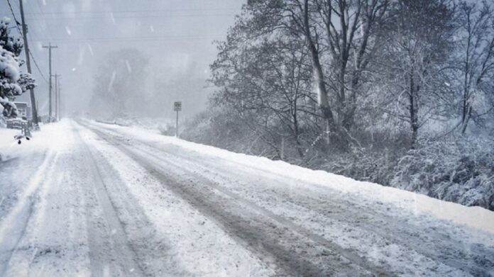 Άγκυρα: H… τρελή πορεία αυτοκινήτων σε παγωμένους δρόμους – (VIDEO)