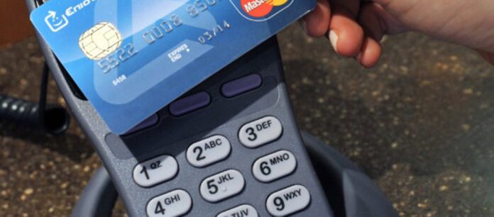 Θεσσαλονίκη: Άρπαξε την τραπεζική κάρτα 75χρονης και “τσέπωσε” πάνω από 7.000 ευρώ