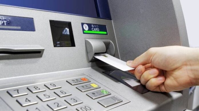 Σέρρες: Άρπαξε από άνδρα τραπεζική κάρτα και έκανε συναλλαγές