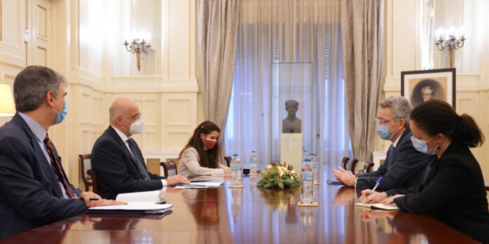 Ο Πάιατ ενημέρωσε τον Δένδια για τις κυρώσεις των ΗΠΑ στην Τουρκία