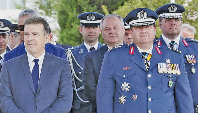 Προμηθευτές της ΕΛ.ΑΣ κατηγορούμενοι για εμπόριο όπλων