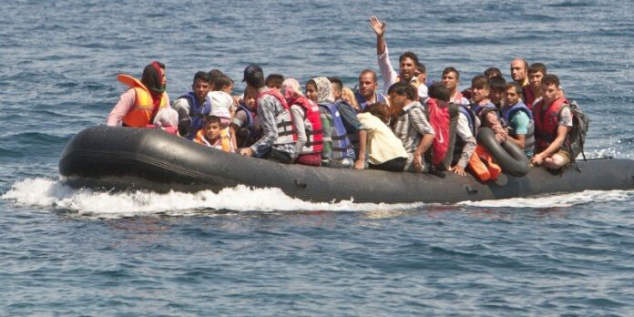 Spiegel: Νέες παράνομες επαναπροωθήσεις στο Αιγαίο