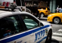 Σύλληψη άνδρα στη Νέα Υόρκη ο οποίος φέρεται να έβαλε φωτιά και να είχε αεροβόλο όπλο-(VIDEO)