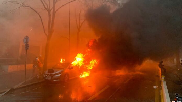 Αναταραχές στο Παρίσι: Δακρυγόνα στη διαδήλωση κατά της αστυνομικής βίας-(ΦΩΤΟ)