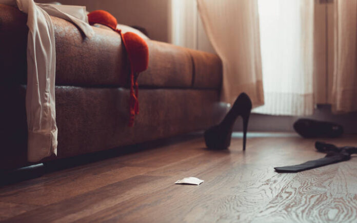 Για βιασμό κατηγορείται 26χρονη δασκάλα που έκανε σεξ με 16χρονο μαθητή