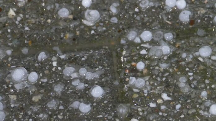 Απίστευτη χαλαζόπτωση στη Λάρισα