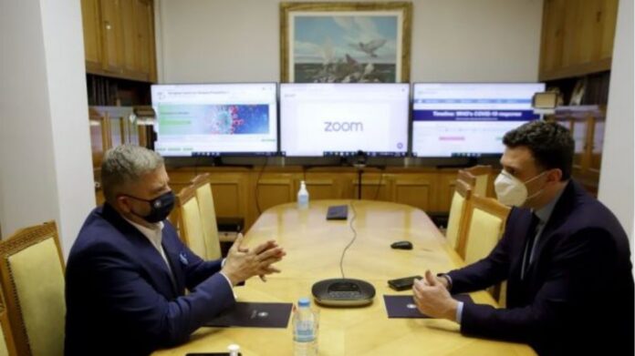 Κικίλιας: Και οι ιδιώτες γιατροί στη μάχη για τον εμβολιασμό