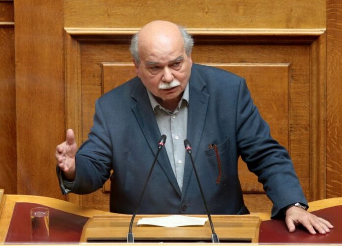 Βούτσης: Κατηγορεί την κυβέρνηση για «θεσμικό αντιδημοκρατικό κατήφορο»