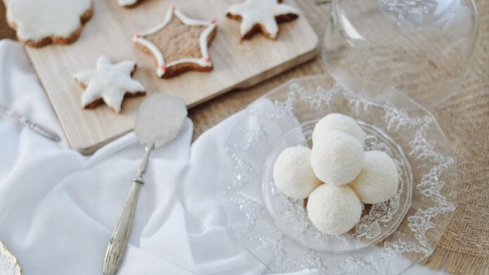 Διατροφή και γιορτές: Μύθοι, αλήθειες και στερεότυπα – Tips για να μην πάρετε κιλά