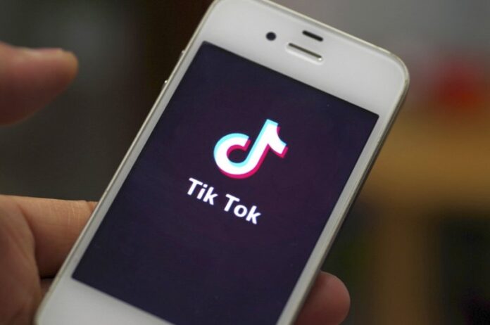 Ιταλία: 48χρονη influencer κατηγορείται για υποκίνηση σε αυτοκτονίες μέσω προκλήσεων στο Tik Tok