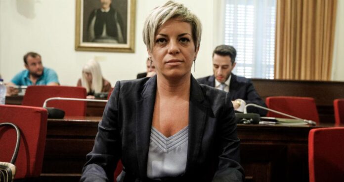 Αυτοαναιρείται και προκαλεί η Σοφία Νικολάου για Κουφοντίνα