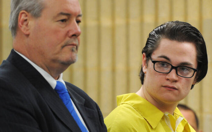 Καταδικασμένος φονιάς που έσφαξε μια 16χρονη το 2014 μηνύει τη φυλακή