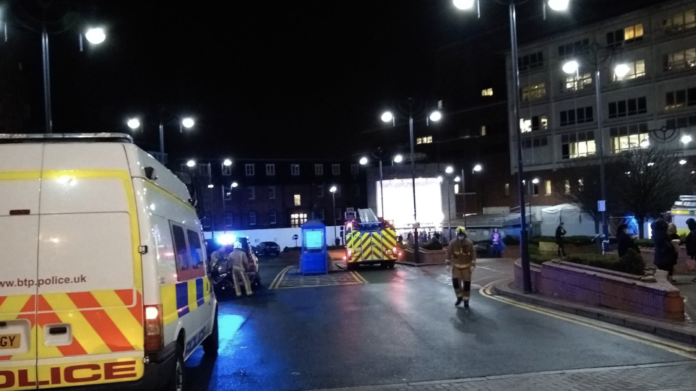 Συναγερμός στην Αγγλία: Τεράστια φωτιά στο νοσοκομείο του Λιντς – Συνελήφθη ο ύποπτος