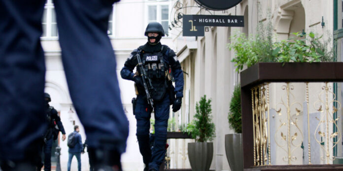 Αυστρία: Καταδικάστηκε 38χρονος Αυστριακός σε διετή φυλάκιση για ναζιστικό τατουάζ