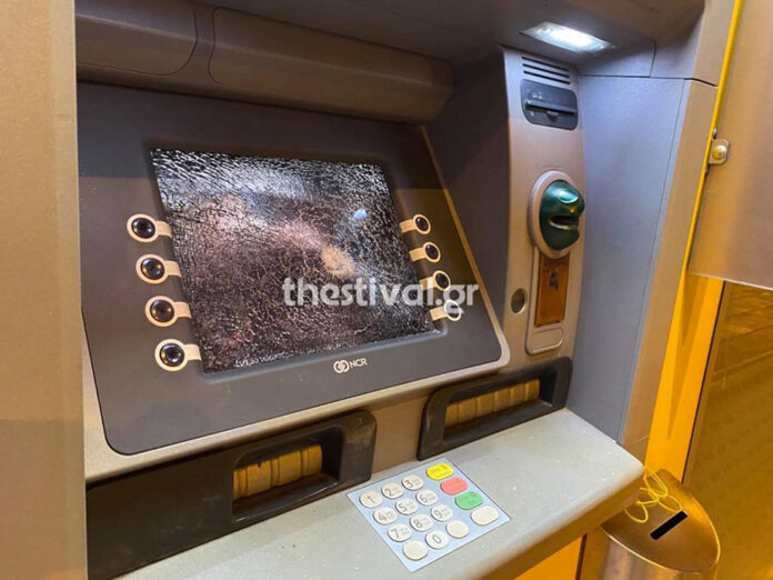 Θεσσαλονίκη: Φθορές σε ΑΤΜ στην Βασιλίσσης Όλγας (φωτο)