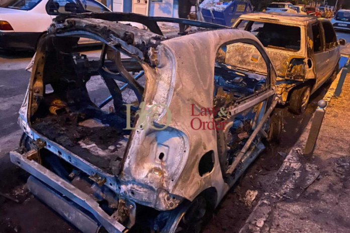 Εμπρησμοί σε Μοσχάτο και Άνω Λιόσια – Ζημιές σε 8 οχήματα (ΦΩΤΟ)