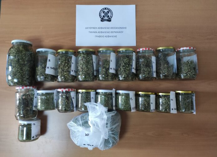 Θεσσαλονίκη: 64χρονος είχε πάνω από έξι κιλά κάνναβη μέσα σε βάζα