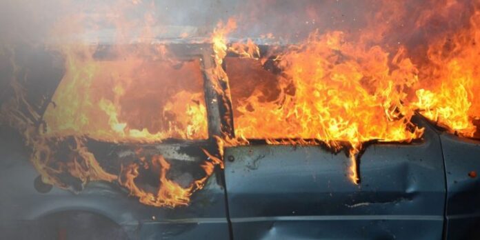 Στις… φλόγες αυτοκίνητο – Κινητοποίηση της πυροσβεστικής