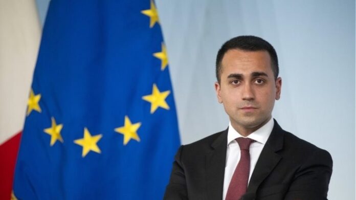 Η Ιταλία προχωρά τις νομικές ενέργειες κατά Pfizer και Astrazeneca