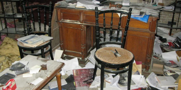 Βανδαλισμοί στο Ωδείο Athenaeum στην Αδριανού -Εσπασαν, έκλεψαν, κατέστρεψαν μουσικά όργανα και αίθουσες – (ΦΩΤΟ)