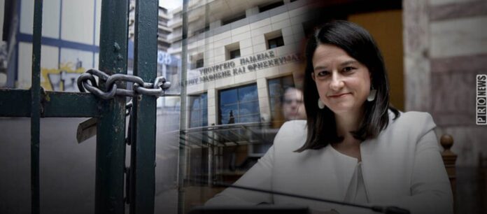 Κυβέρνηση «ότι να ναι»: Τώρα λένε ότι θα ανοίξουν τα σχολεία – Στις 11 το πρωί είχαν πει ότι δεν θα τα ανοίξουν