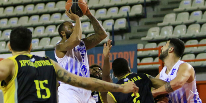 Basket League: «Στραπάτσο» της ΑΕΚ στη Λάρισα, ήττα με 76-75