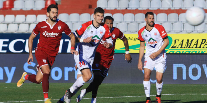 Super League: «Λευκή» ισοπαλία ανάμεσα σε Λάρισα και Βόλο