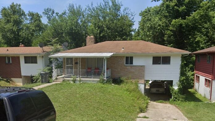 Άγριο έγκλημα στην Ιντιανάπολη: Έφηβος σκότωσε 5μελή οικογένεια