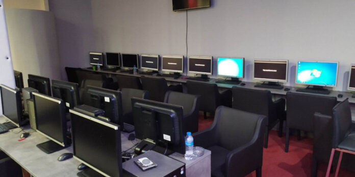 Λουκέτο από την ΕΛ.ΑΣ. σε κορωνο-καζίνο στην Αττική