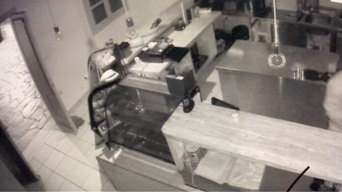 Στη φάκα της ΕΛ.ΑΣ ο «Κόκκορας» και ο «Μακρυχέρης» της Μυκόνου-(ΦΩΤΟ)