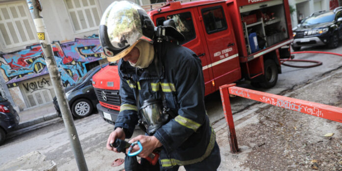 Μεσολόγγι: Φωτιά σε σπίτι -Ενα άτομο εντοπίστηκε χωρίς τις αισθήσεις του