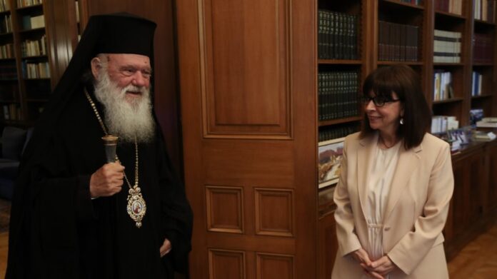 Συνάντηση Ιερώνυμου-Σακελλαροπούλου σήμερα: «Έλυσαν τις παρεξηγήσεις»